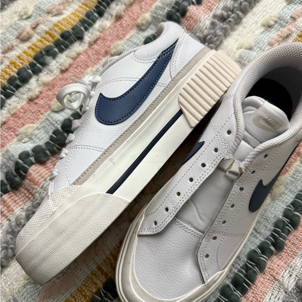 Nike Women's Court Legacy Lift